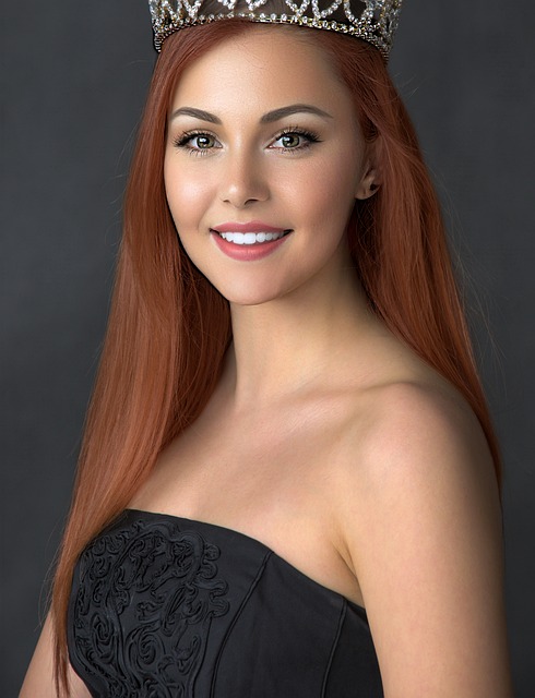 阳光明媚的 阳光明媚的